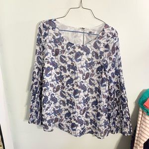 4/$10•Luna Project• Paisley Boho Bell Sleeve Blouse